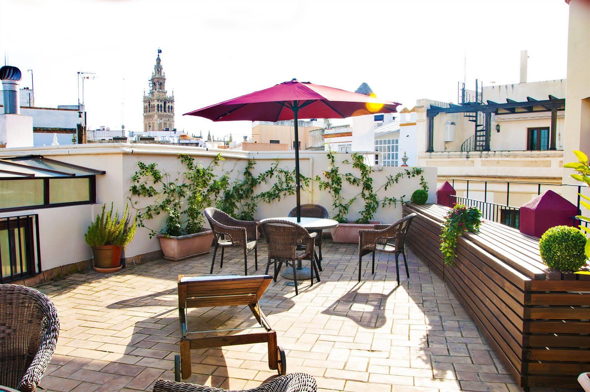 Hostal Callejon Del Agua Hotel Seville Exterior photo