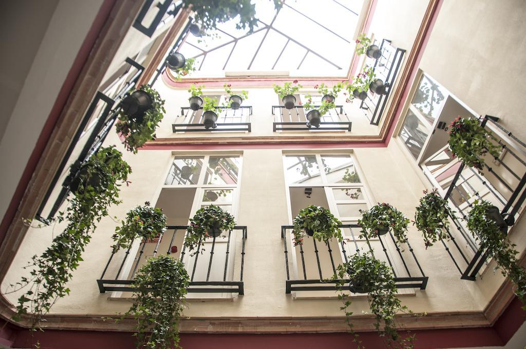 Hostal Callejon Del Agua Hotel Seville Exterior photo